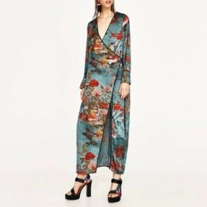Luxurious silk teal Zara kimono